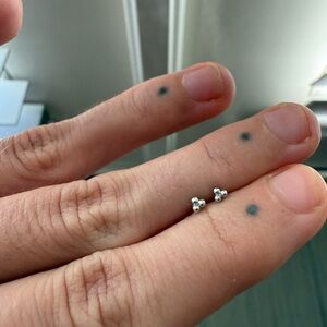 2x 14Kt White Gold Threadless Small Tri Trinity Ball Top for Labret Jewelry